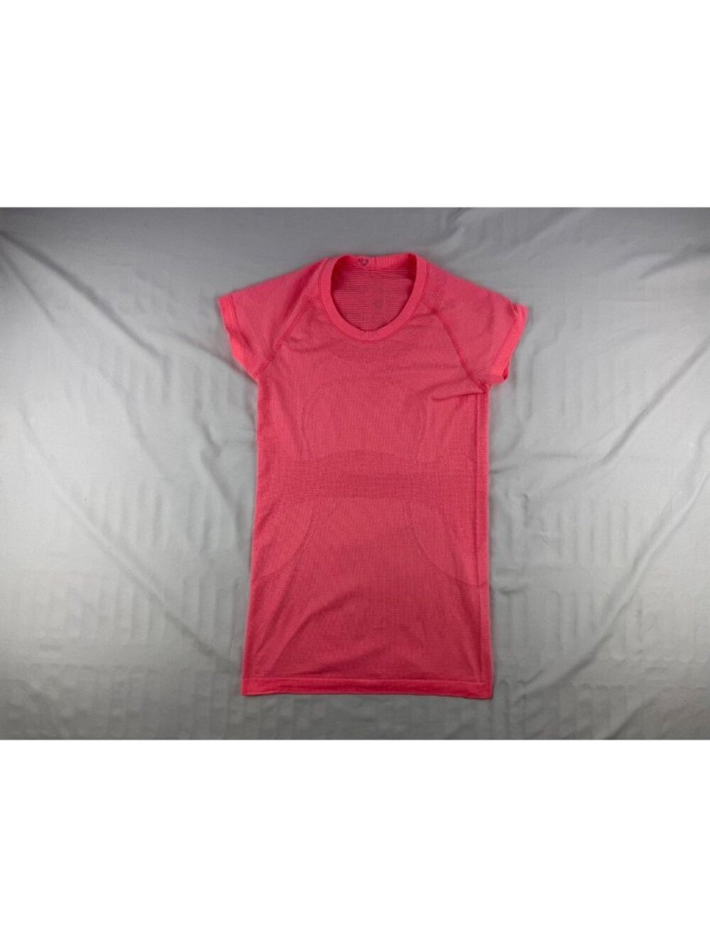 Lululemon Swiftly Tech Short-Sleeve Shirt 2.0 Size 6 in Lip Gloss